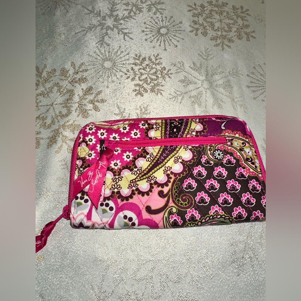 Vera Bradley Zip Wallet. Retired Pattern Very Berry Paisley